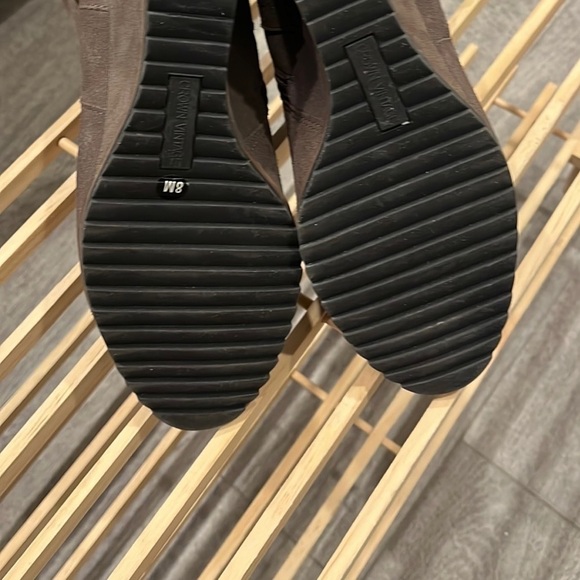 Taupe Ankle Boots Wedge Heel Suede Round Toe Sz 8 - Picture 6 of 7